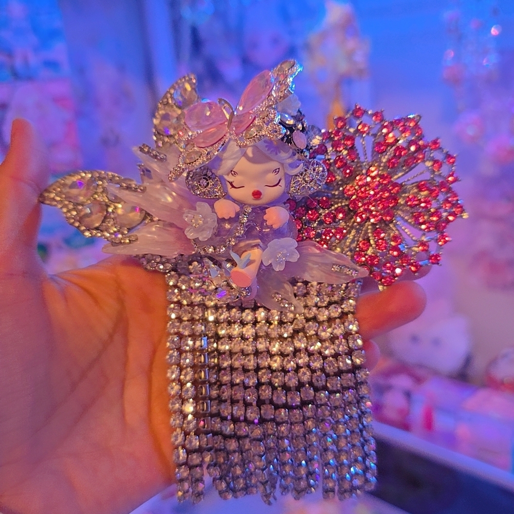 Sparkling Phone Clip with Pink and Silver Accents